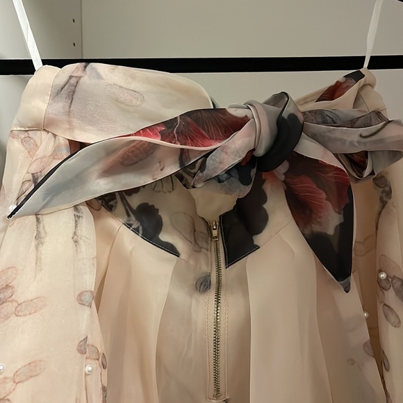 Cream coloured skirt with blue and pink floral print from honey. - Picture 4 of 7